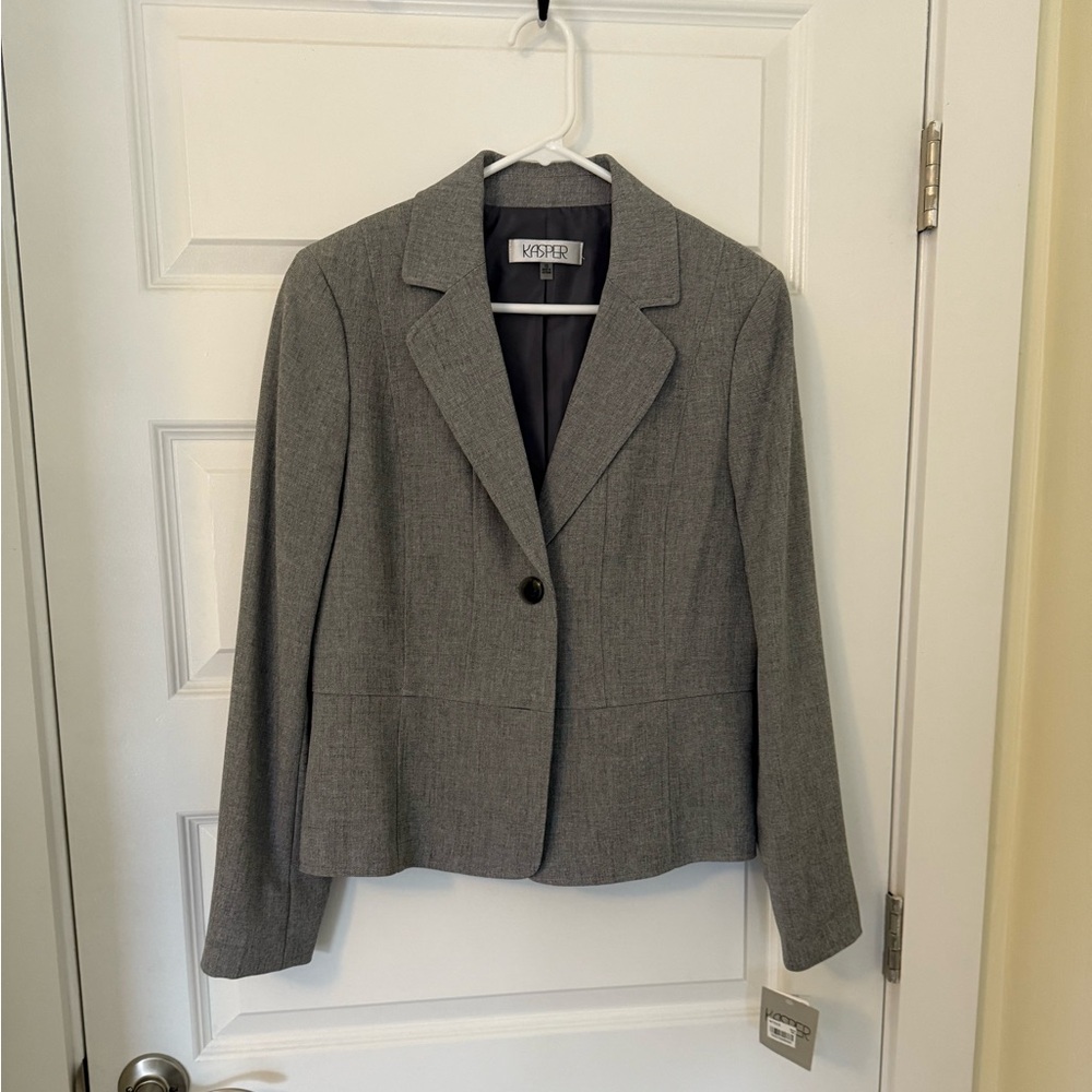 Kasper women’s blazer, NEW WITH TAGS, grey, size 10